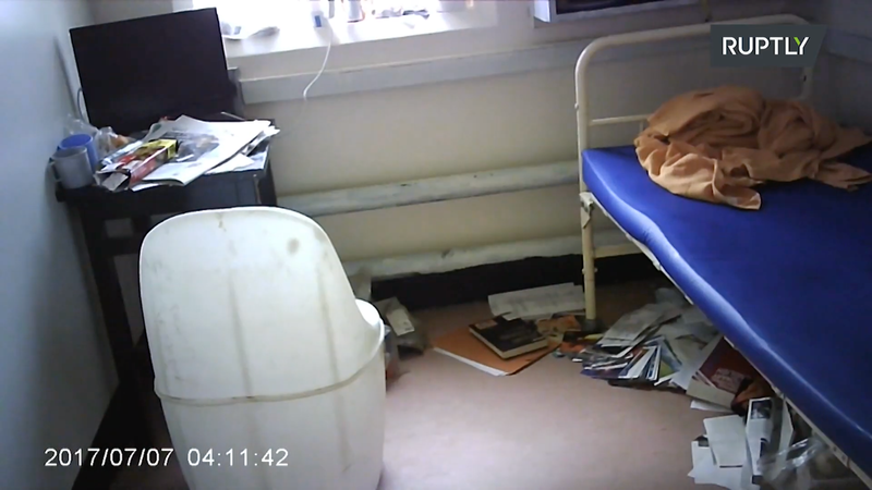 Illustration for article titled Russian Propaganda Outlet Claims You Can't Embed This Leaked Video of Julian Assange